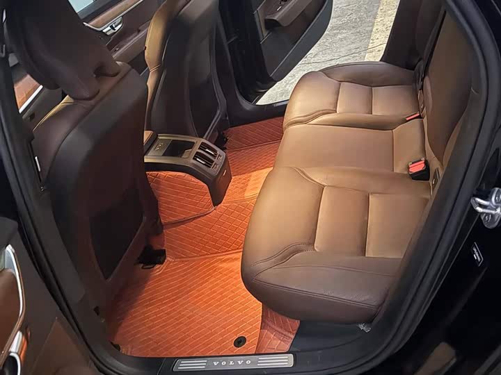 Фото 5 - Volvo S90