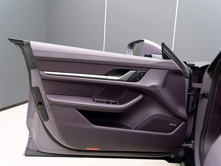 Фото 8 - Porsche Taycan