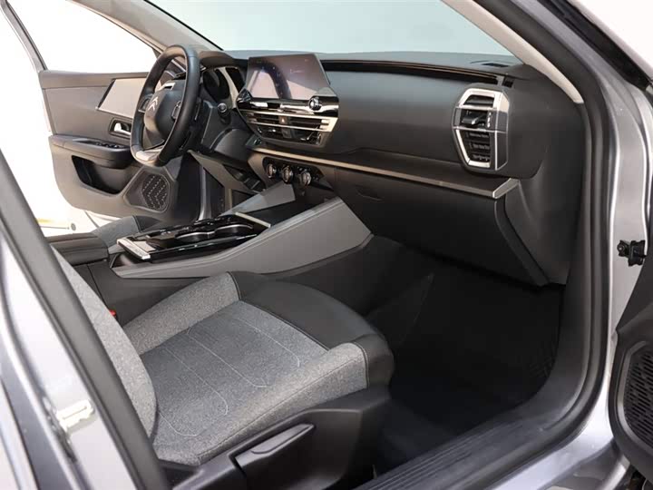 Фото 8 - Citroen C5 X