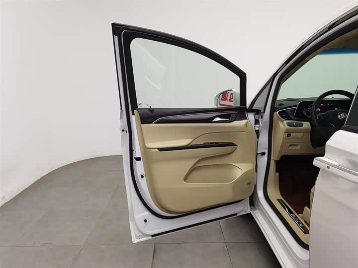 Фото 8 - Buick GL8 ES