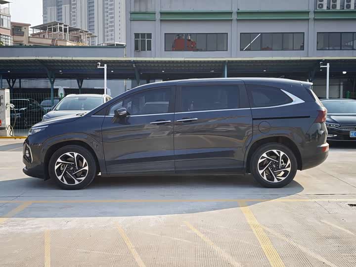 Фото 4 - Hyundai Custo