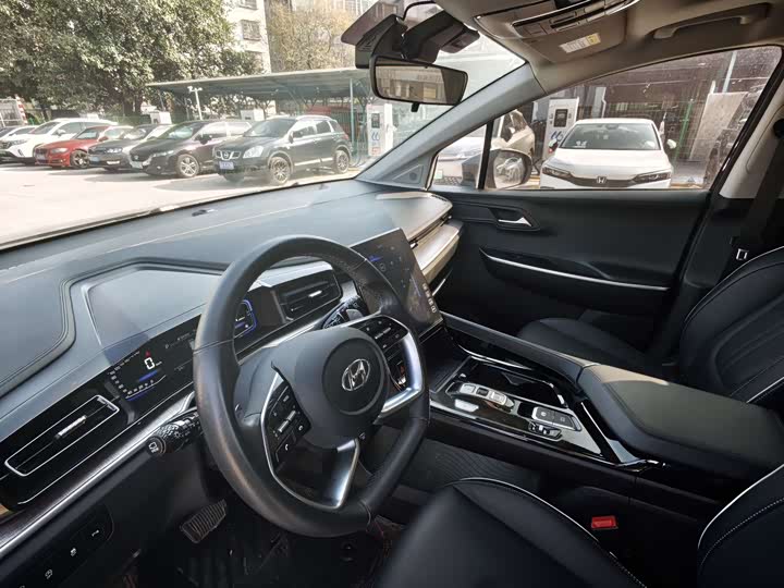 Фото 9 - Hyundai Custo