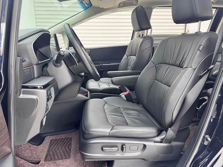 Фото 6 - Honda Odyssey