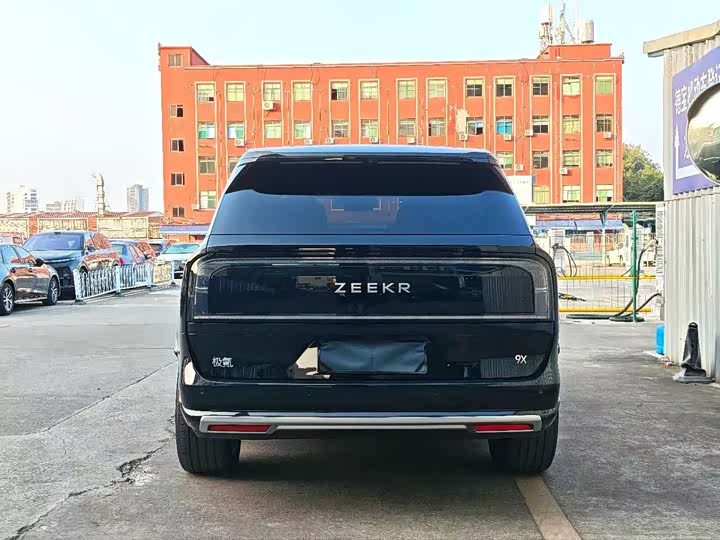 Фото 9 - Zeekr 9X