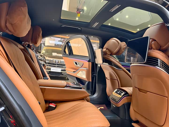 Фото 9 - Mercedes-Benz S-Class