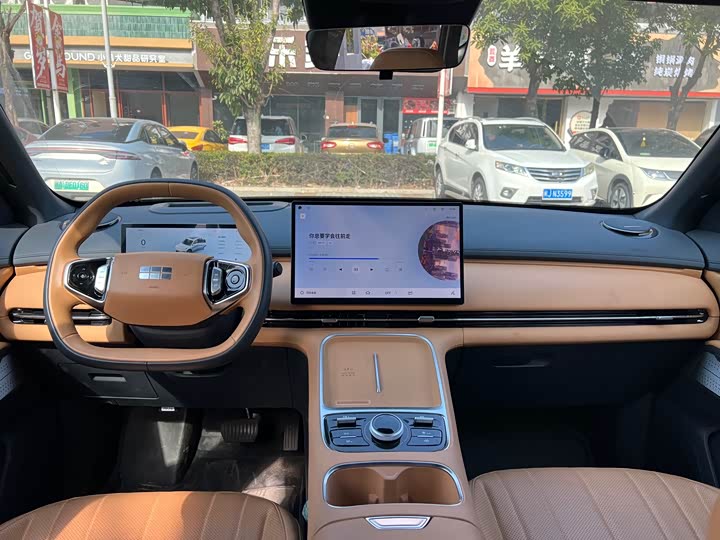 Фото 8 - Geely Galaxy Starship 7