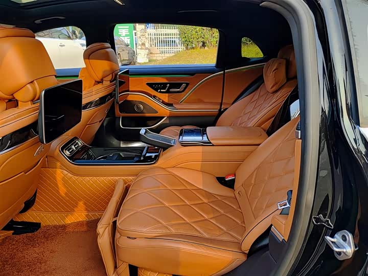 Фото 8 - Mercedes-Benz Maybach S-Class