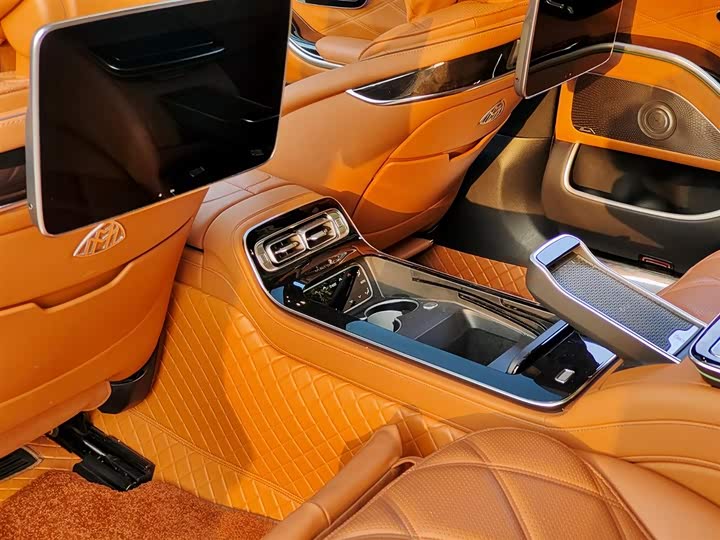 Фото 9 - Mercedes-Benz Maybach S-Class