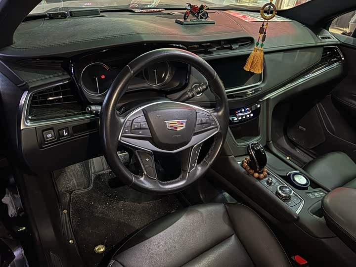 Фото 3 - Cadillac XT5