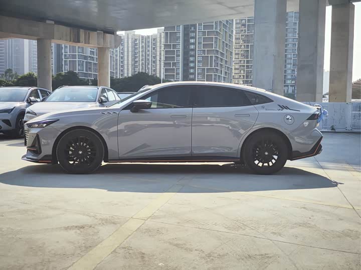 Фото 3 - Changan UNI-V