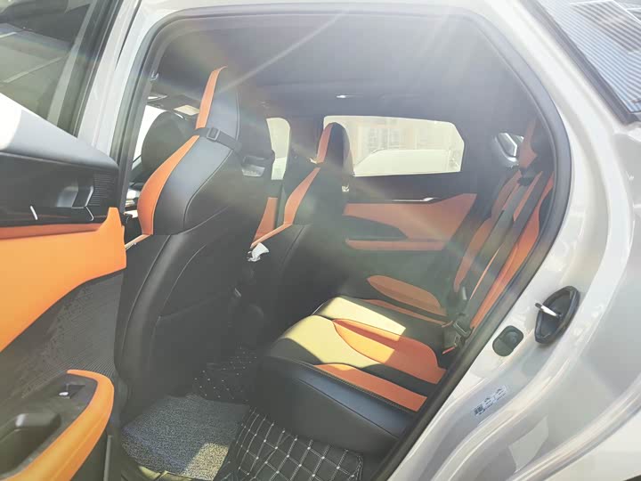 Фото 6 - Changan UNI-V