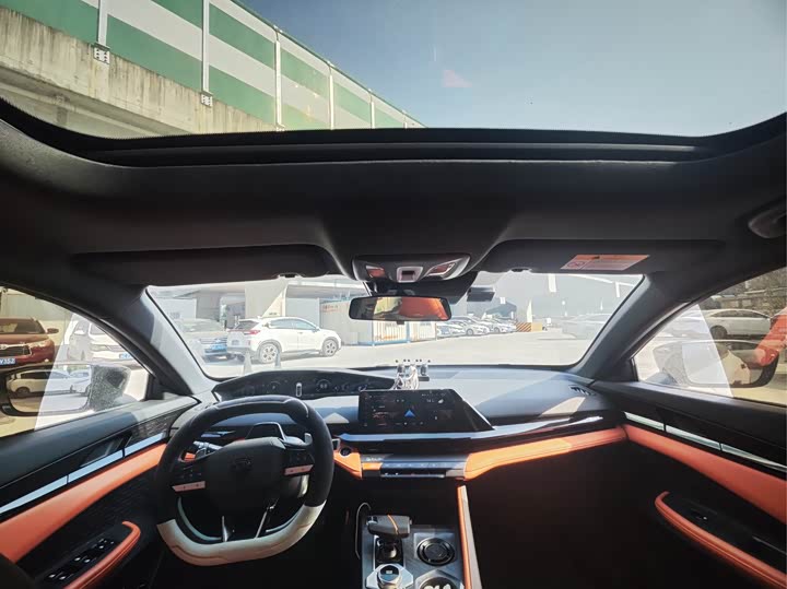 Фото 7 - Changan UNI-V