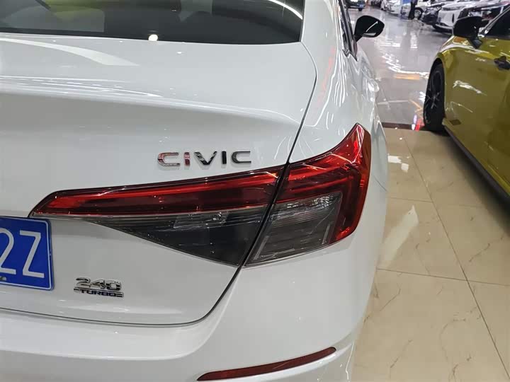 Фото 8 - Honda Civic