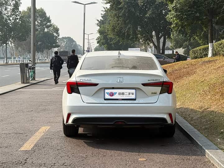 Фото 4 - Honda Integra