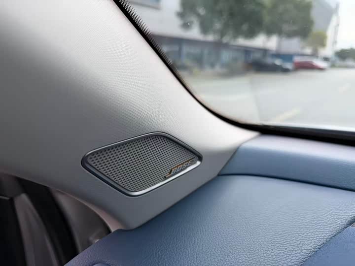 Фото 4 - Geely Preface