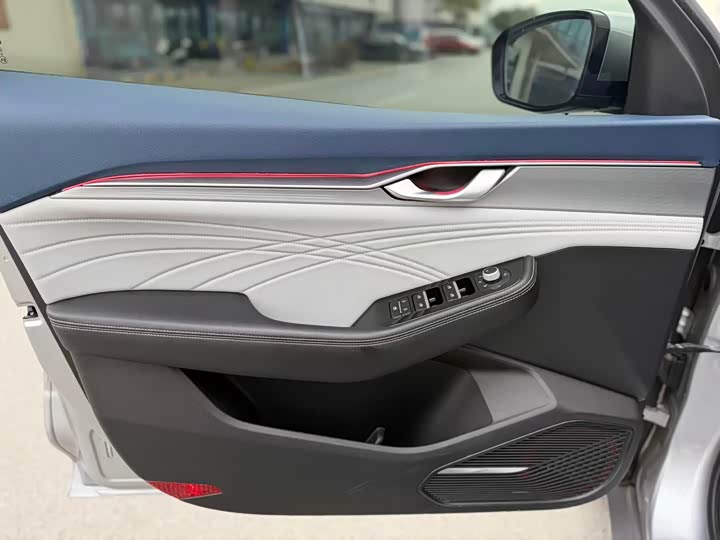 Фото 6 - Geely Preface