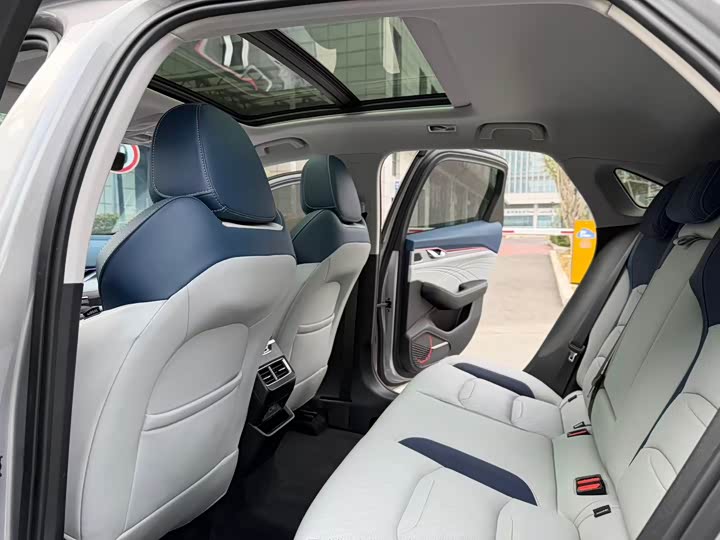 Фото 9 - Geely Preface