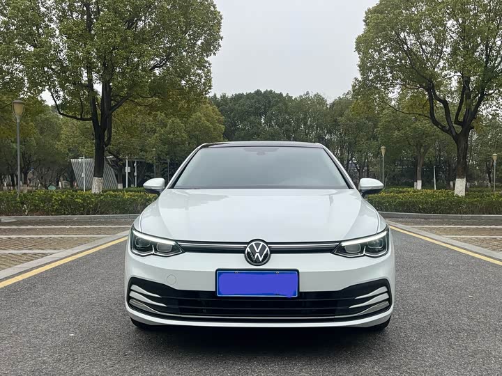 Фото 2 - Volkswagen Golf