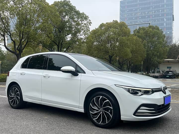 Фото 3 - Volkswagen Golf