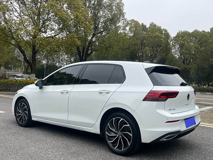 Фото 4 - Volkswagen Golf