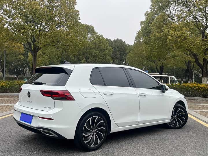 Фото 6 - Volkswagen Golf