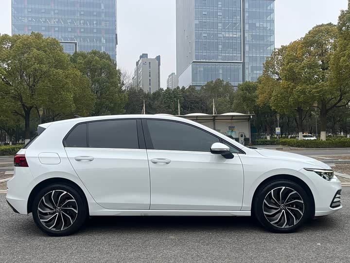 Фото 7 - Volkswagen Golf