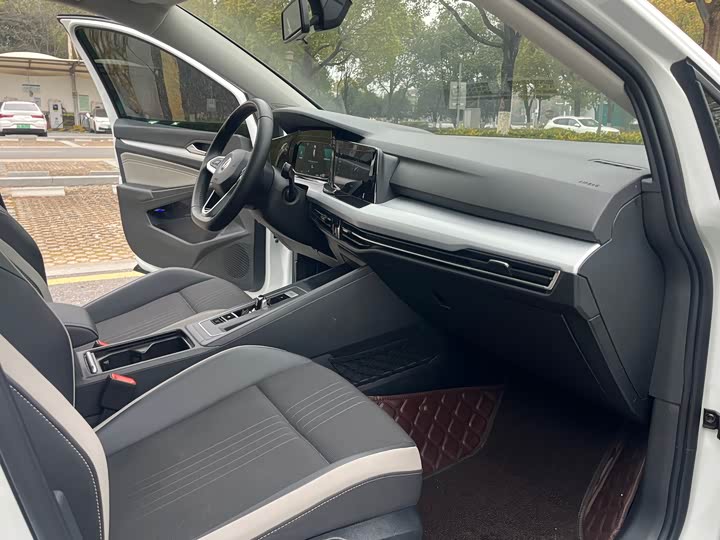 Фото 9 - Volkswagen Golf