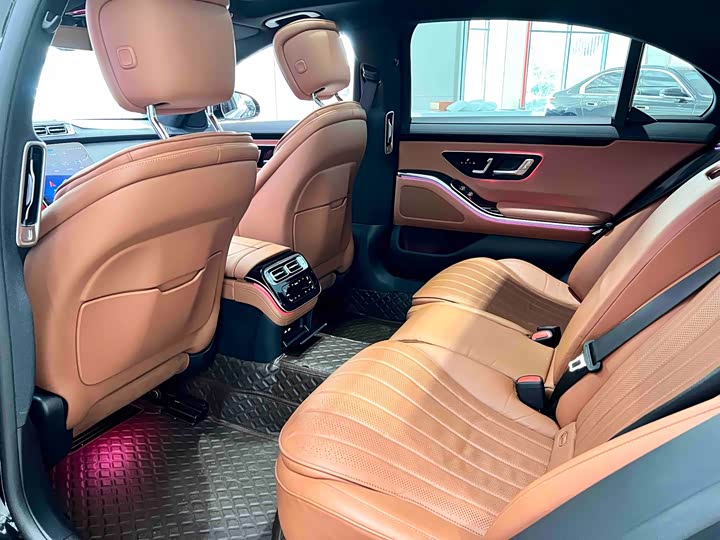 Фото 9 - Mercedes-Benz S-Class