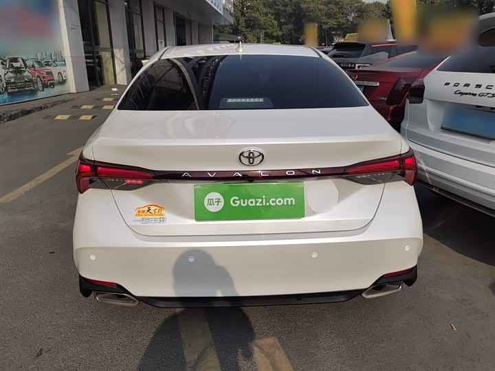 Фото 6 - Toyota Avalon