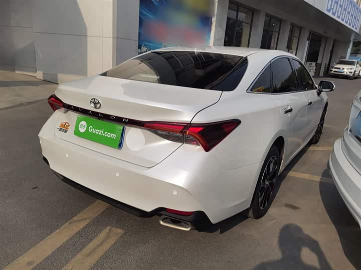 Фото 7 - Toyota Avalon