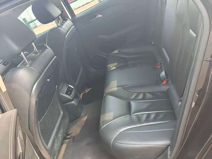 Фото 6 - Hongqi H5