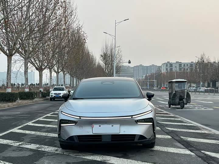 Фото 3 - XPeng F57