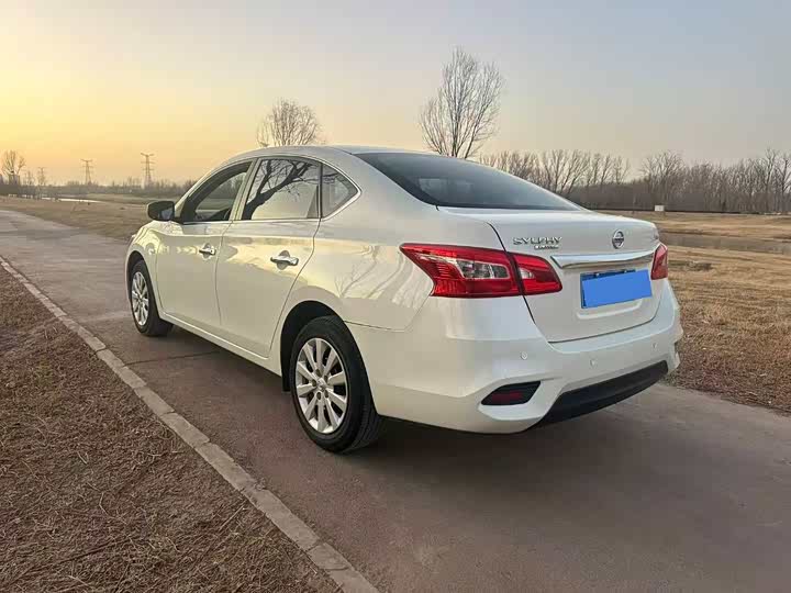 Фото 5 - Nissan Sylphy