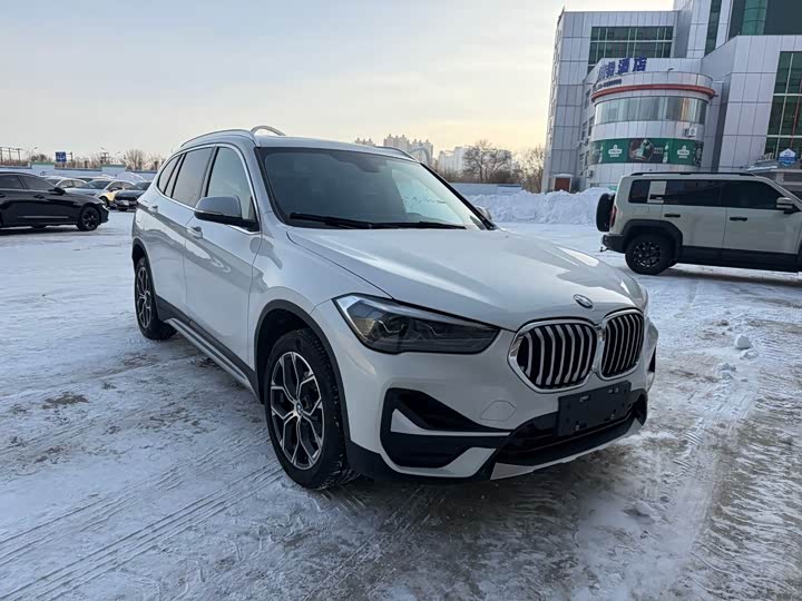 Фото 2 - BMW X1
