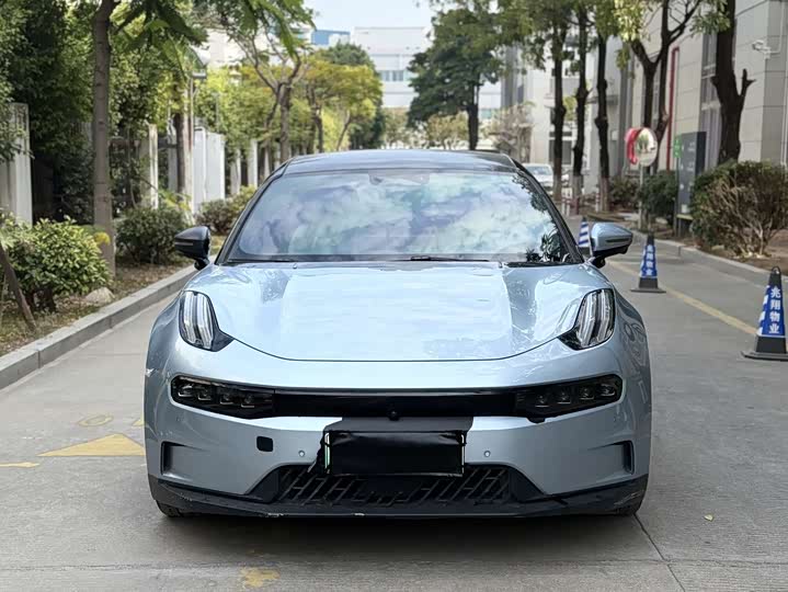 Фото 2 - Zeekr 001