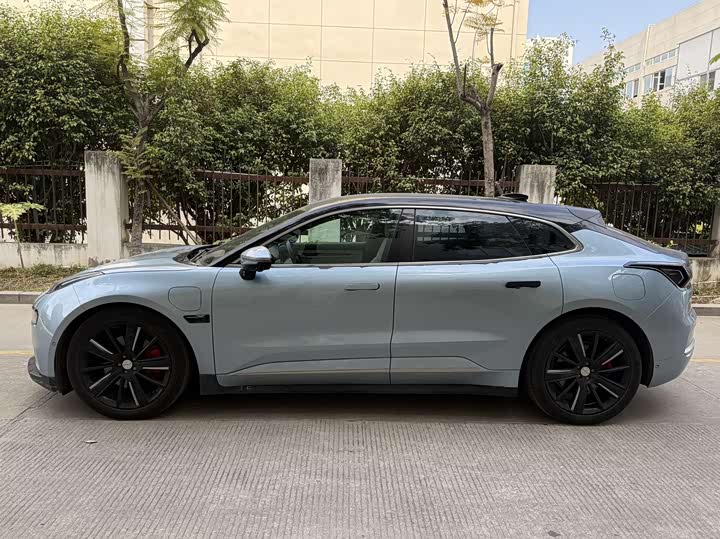 Фото 4 - Zeekr 001