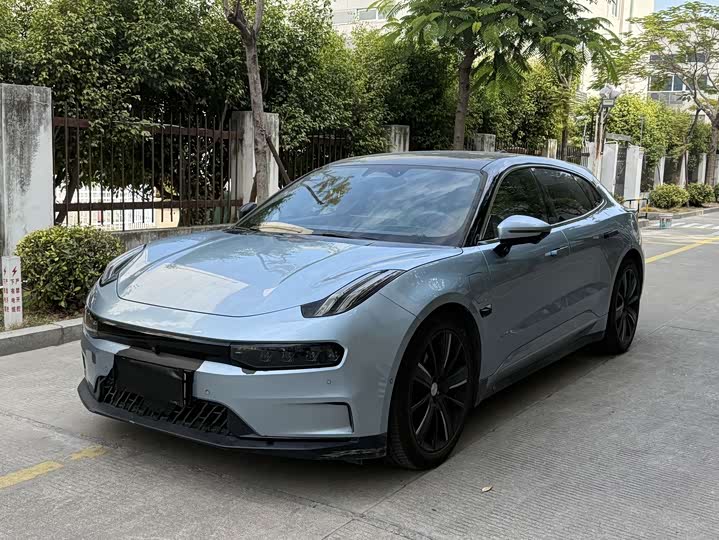 Фото 6 - Zeekr 001