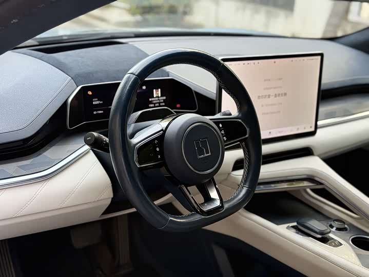 Фото 7 - Zeekr 001