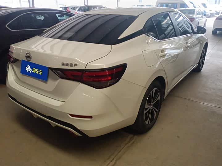 Фото 3 - Nissan Sylphy