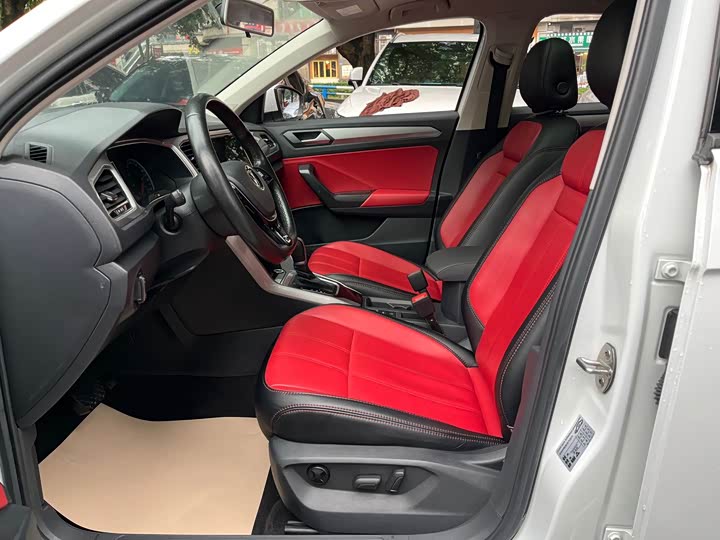 Фото 9 - Volkswagen T-Roc