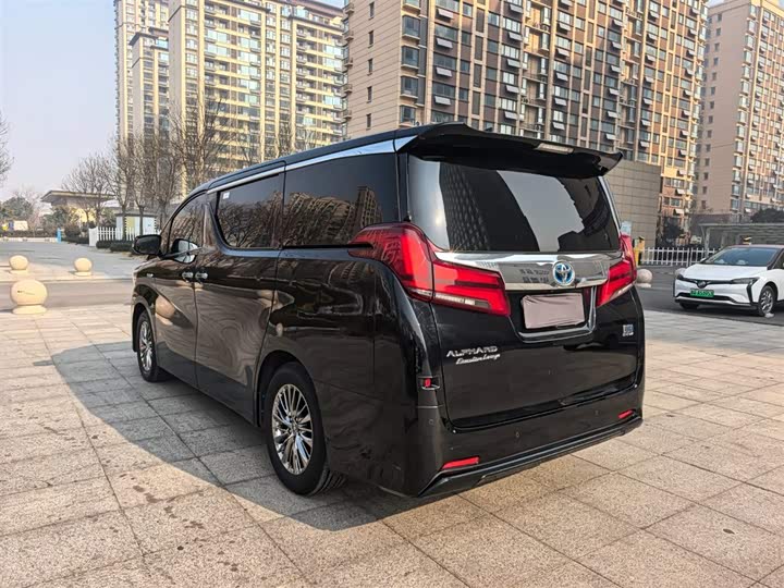 Фото 4 - Toyota Alphard