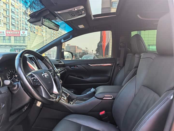 Фото 7 - Toyota Alphard