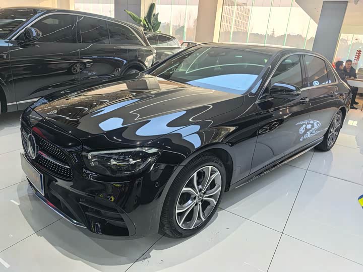 Фото 1 - Mercedes-Benz E-Class