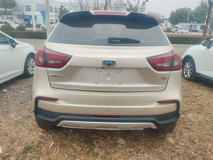 Фото 6 - Geely Vision X3