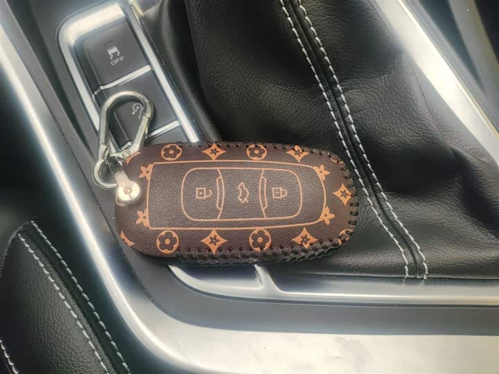 Фото 9 - Geely Vision X3