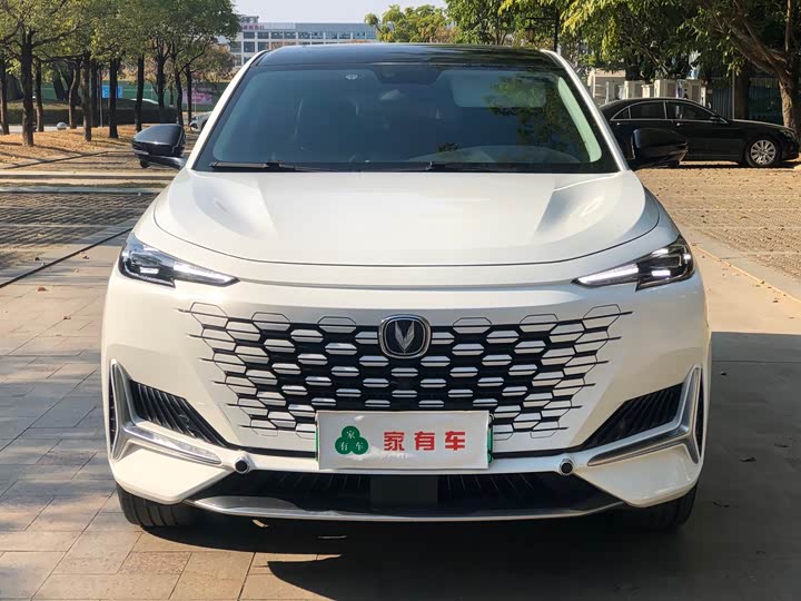 Фото 2 - Changan UNI-K Hybrid
