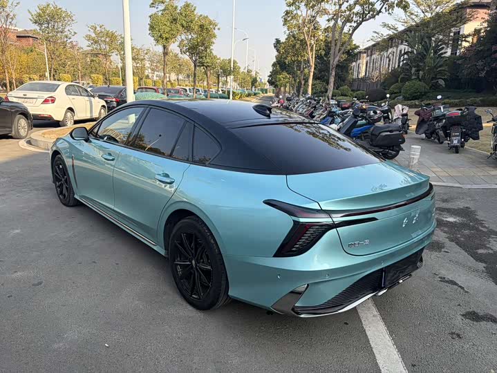 Фото 3 - Hongqi H6