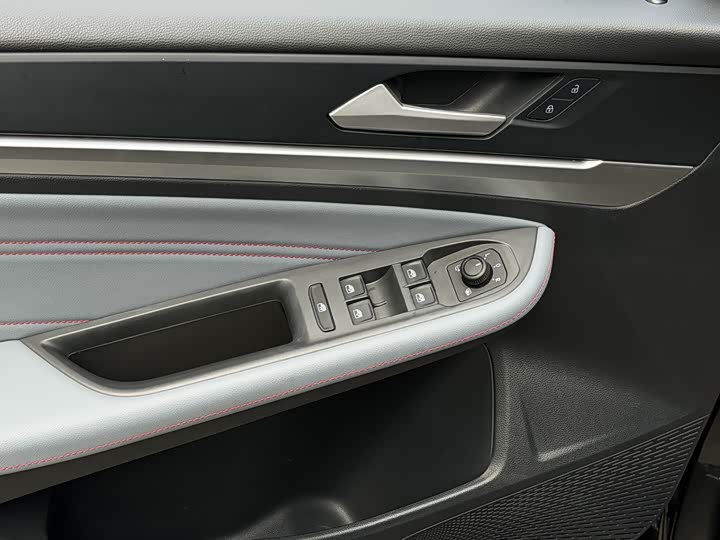 Фото 3 - Volkswagen Lamando L