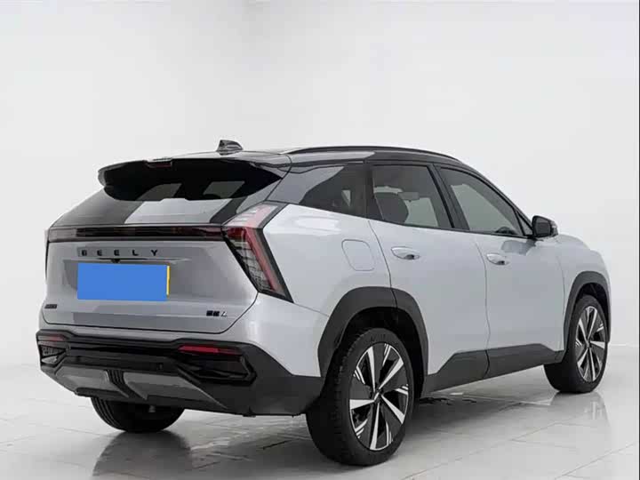 Фото 4 - Geely Atlas L