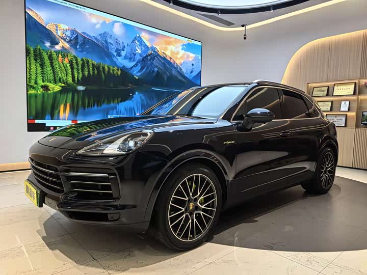 Фото 1 - Porsche Cayenne Hybrid